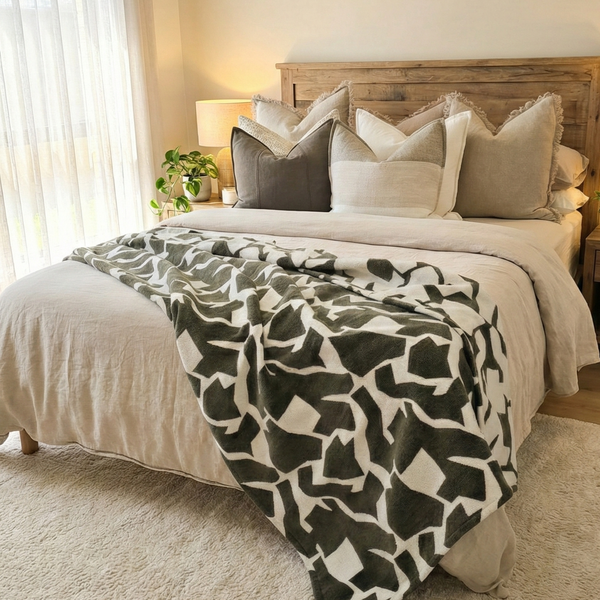 Savannah Bed Cover Massive Blanket Coverlet 135cm x 220cm - Forest Green