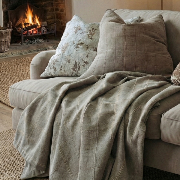 Greta Massive Throw 150x220cm - Grid | Warm Taupe