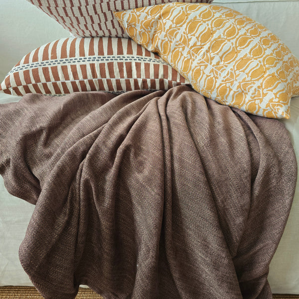 Riley Massive Throw 150x230cm - Muse Chocolate