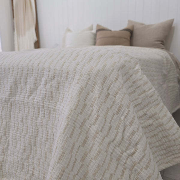 Mosaic Jacquard Double Sided Linen Cotton Throw 220 x 150cm | Off White & Beige