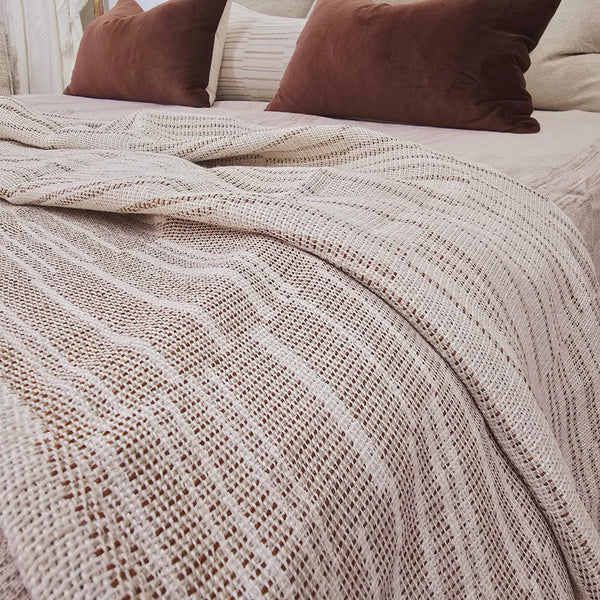 Bailey Jacquard Massive Throw 150x230cm - Natural | Brown